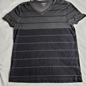Express V-Neck Medium